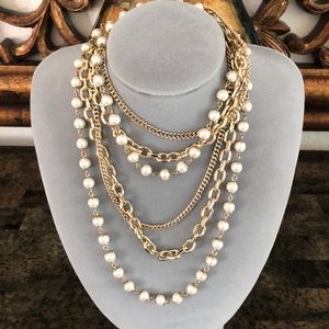 Classic pearls and gold triple layer necklace